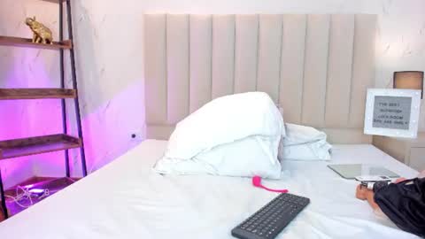 violettarousee online show from August 5, 12:41 am