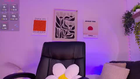 Violett Castel online show from August 5, 3:04 am