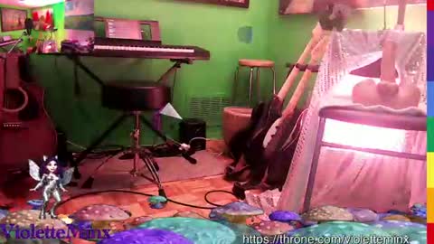 Violette online show from August 9, 6:20 pm