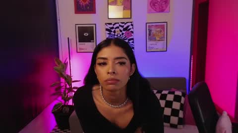 Violet online show from August 7, 3:39 am