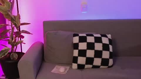 Violet online show from August 11, 2:13 am