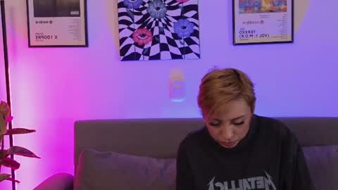 Violet online show from August 12, 1:19 am