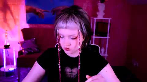 Violett online show from August 10, 1:23 pm