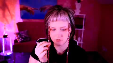 Violett online show from August 11, 7:21 am