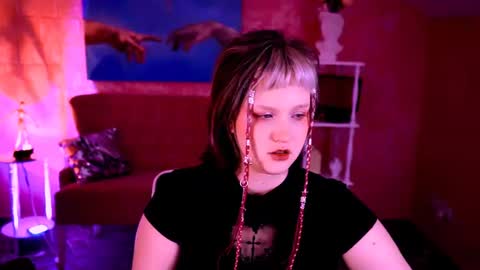 Violett online show from August 11, 8:49 am