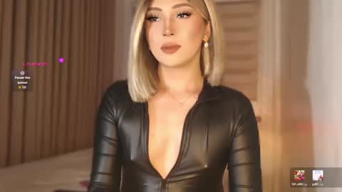 Miss Violet Kristtine Versace online show from August 10, 5:25 pm