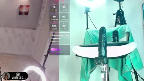 violetwinters_ online show from August 13, 4:37 am