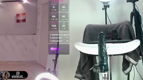 violetwinters_ online show from August 14, 4:38 am