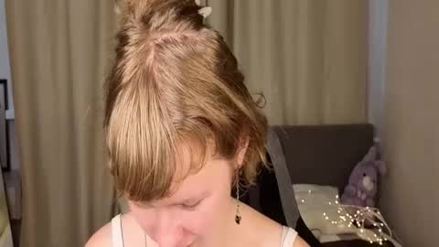 Violet online show from August 15, 3:10 am