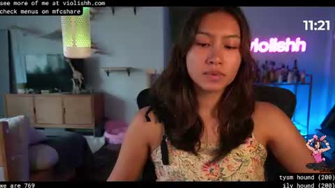 follow me on twitter violishh and ig violishh  online show from June 20, 8:53 pm