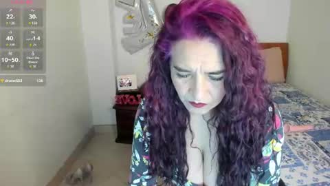 violleeet_ online show from July 31, 1:56 am