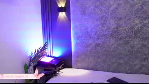 viollettebylyly online show from August 4, 6:49 pm