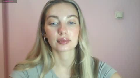 emma online show from August 25, 11:39 am
