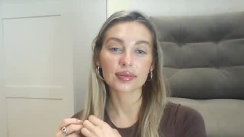 emma online show from August 27, 7:49 am