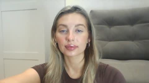 emma online show from August 30, 12:05 pm