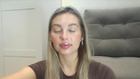 emma online show from August 30, 7:14 pm