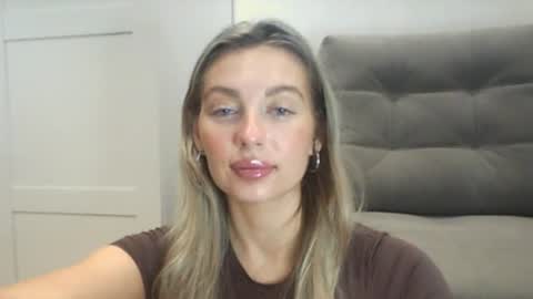 emma online show from August 30, 8:20 pm