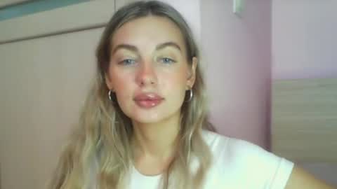 emma online show from August 31, 12:50 pm