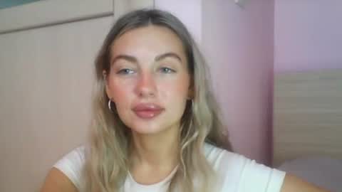 emma online show from August 31, 3:02 pm