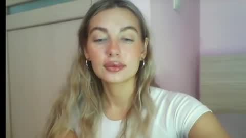 emma online show from September 5, 11:37 am