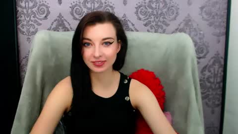 VirginLuna online show from August 10, 7:15 pm