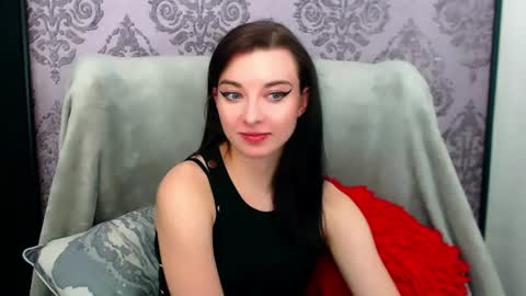 VirginLuna online show from August 11, 12:01 am