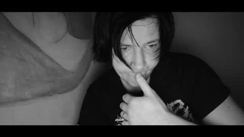vitiligoboyy online show from March 6, 11:45 pm