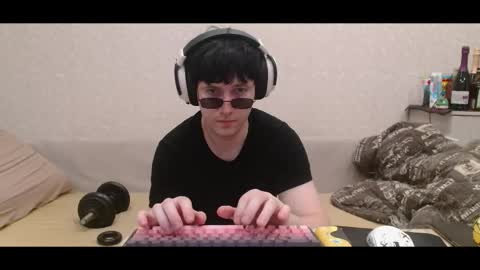 vitiligoboyy online show from May 11, 1:08 am
