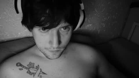 vitiligoboyy online show from July 8, 1:09 am