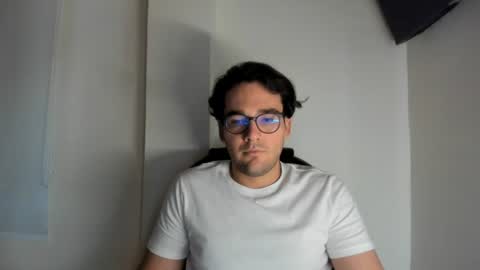 Lucas Vito Ferrer online show from August 8, 8:20 pm