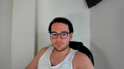 Lucas Vito Ferrer online show from August 13, 7:06 pm
