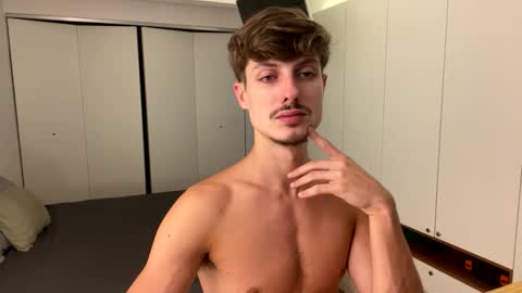 vitoraugustoxxx online show from May 26, 8:21 pm