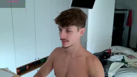 vitoraugustoxxx online show from May 28, 6:22 pm