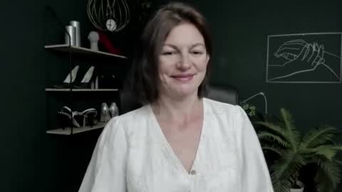 Vivian online show from August 3, 6:42 am