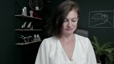 Vivian online show from August 3, 7:48 am