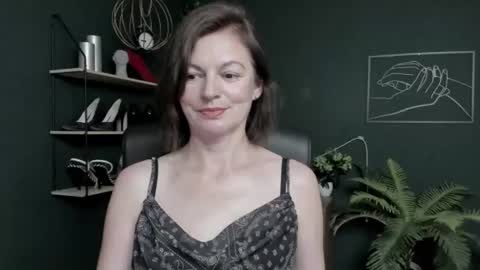 Vivian online show from August 18, 8:20 am