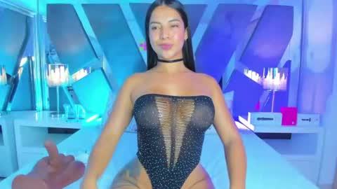 Vivian Monroe online show from August 15, 3:49 pm