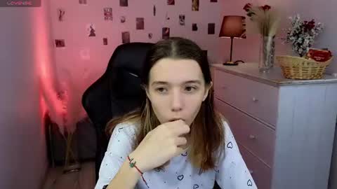 Viv online show from August 18, 1:06 pm