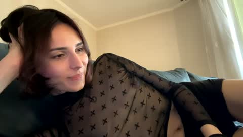 vivianglow online show from July 1, 1:34 pm