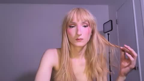 vivian layy online show from June 18, 12:32 am