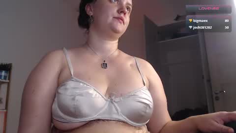 Lela online show from August 12, 4:09 pm