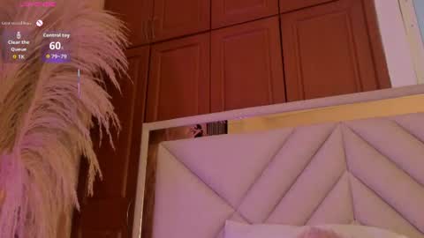 Vivi online show from August 15, 1:48 pm