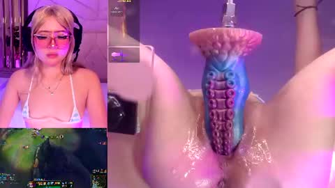 Vivian online show from August 9, 10:22 pm