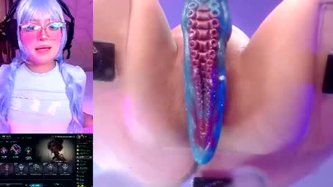 Vivian online show from August 12, 10:34 pm
