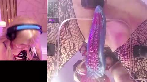 Vivian online show from August 13, 9:51 pm