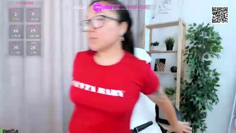 Vivien online show from August 7, 2:33 am