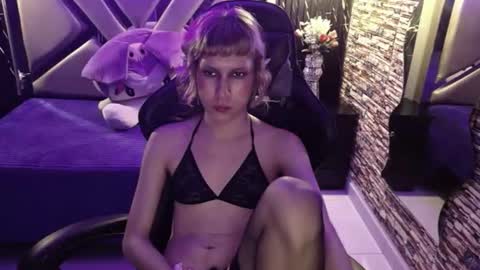 vivienne hadid online show from August 7, 8:25 am