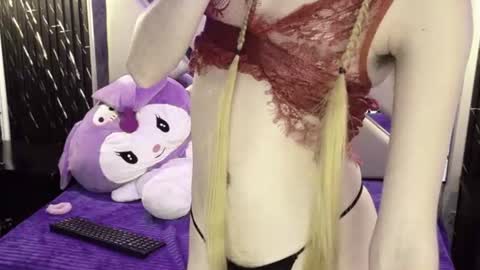 vivienne hadid online show from August 13, 12:24 am