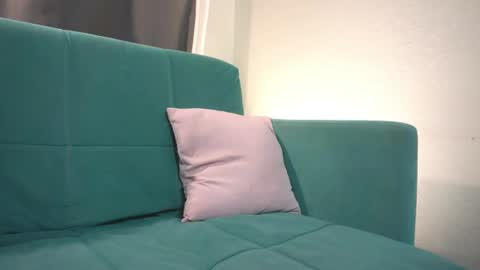 Mia online show from September 4, 5:39 pm