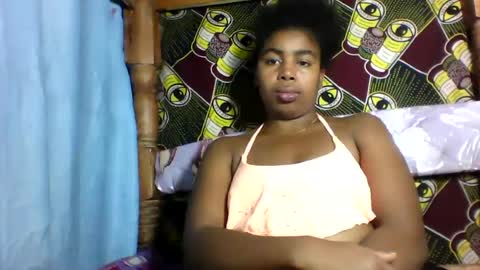 Vivienneh online show from August 14, 2:21 pm